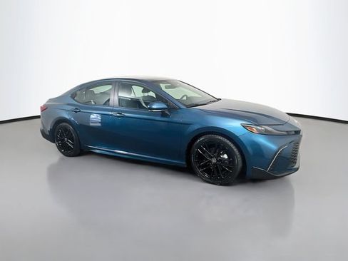 Used 2025 Toyota Camry SE w/ Convenience Package FWD image 22