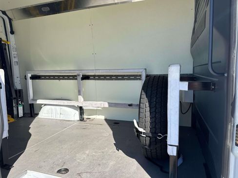 Used 2020 Freightliner Sprinter 2500 RWD image 12