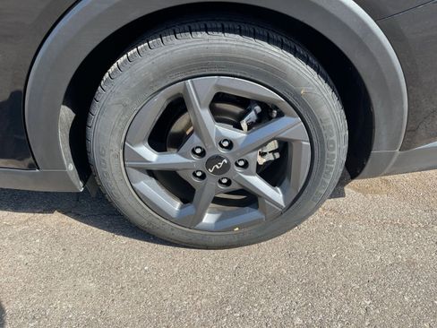 Used 2025 Kia K4 LXS image 29