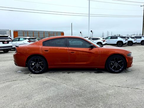 Used 2022 Dodge Charger SXT w/ Blacktop Package RWD image 6