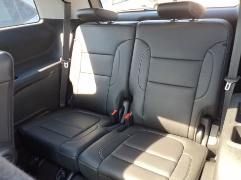 Used 2023 GMC Acadia SLT w/ Preferred Package AWD/4WD image 16