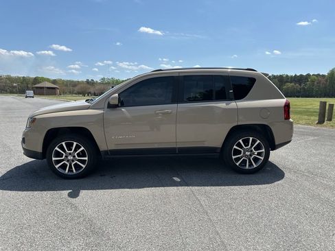 Used 2016 Jeep Compass High Altitude image 8