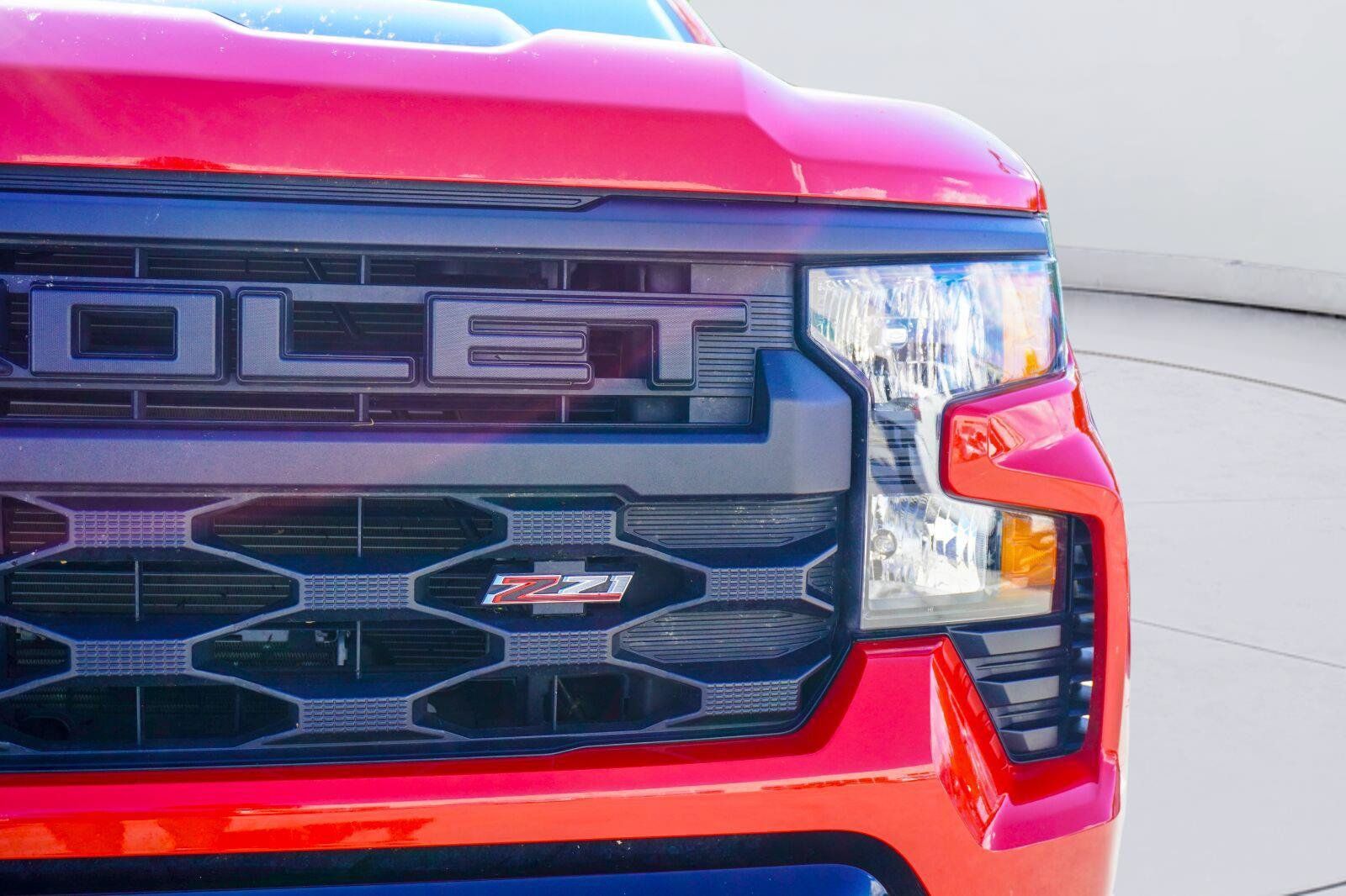 Used 2025 Chevrolet Silverado 1500 Custom Trail Boss AWD/4WD image 6