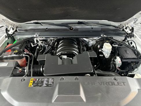 Used 2018 Chevrolet Suburban Premier image 40