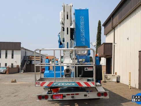 Used 2019 Ford F650 2WD Regular Cab Super Duty image 6