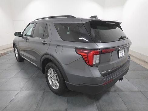 Used 2025 Ford Explorer Active image 3