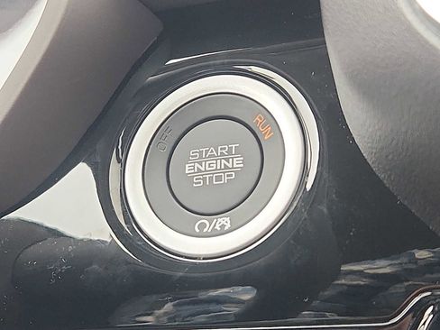 New 2026 RAM 1500 Laramie AWD/4WD image 15