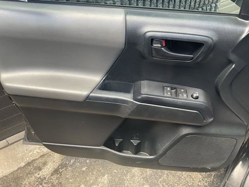 Used 2016 Toyota Tacoma SR w/ SR Convenience Package AWD/4WD image 13