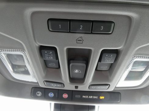 Used 2020 GMC Sierra 3500 Denali w/ Denali Ultimate Package image 38