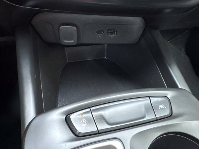 Used 2025 Chevrolet Trax LS w/ LS Convenience Package FWD image 16