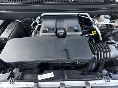 Used 2024 Chevrolet Colorado Trail Boss w/ Technology Package AWD/4WD image 33