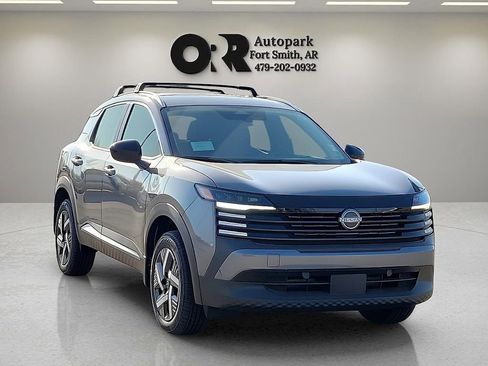 Used 2026 Nissan Kicks SV w/ Cold Weather Package FWD image 1