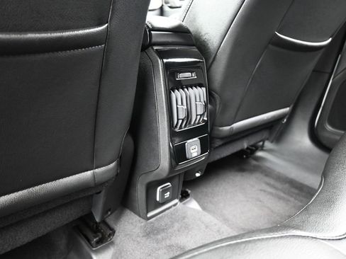 Used 2023 Jeep Compass Limited image 33