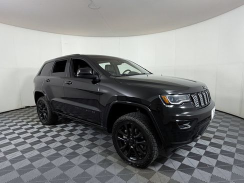Used 2021 Jeep Grand Cherokee Laredo X AWD/4WD image 1