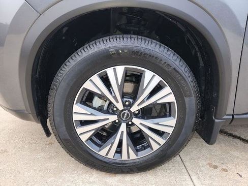 Certified 2022 Nissan Rogue SV image 29