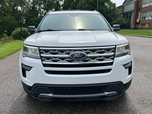 Used 2018 Ford Explorer XLT AWD/4WD image 7