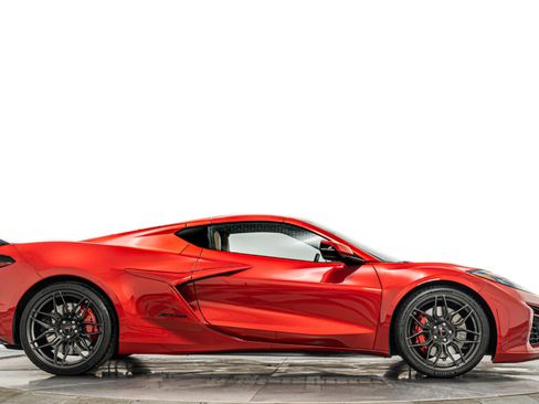 Used 2024 Chevrolet Corvette Z06 image 18