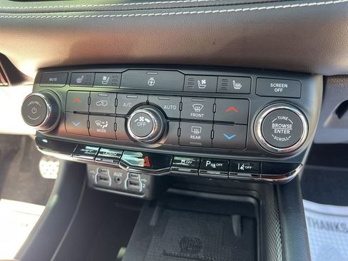 Used 2021 Dodge Durango SRT Hellcat w/ Technology Group AWD/4WD image 48