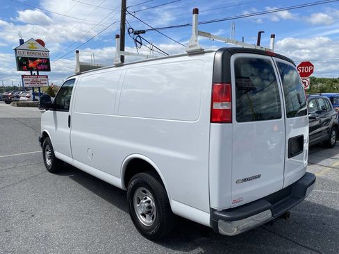Used 2018 Chevrolet Express 2500 w/ Driver Convenience Package RWD image 6