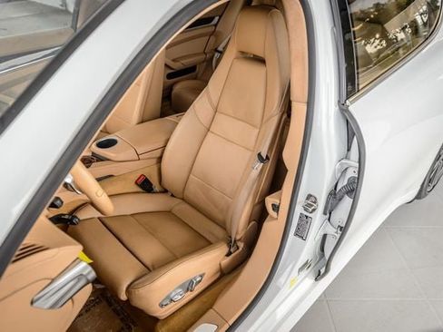 Used 2014 Porsche Panamera 4S Executive AWD/4WD image 38