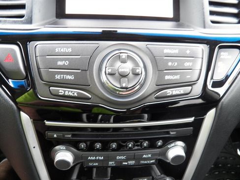 Used 2013 Nissan Pathfinder SV AWD/4WD image 22