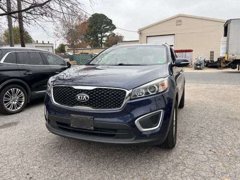Used 2018 Kia Sorento AWD image 4