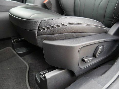 New 2025 Ford Escape SE w/ PHEV Premium Package FWD image 12