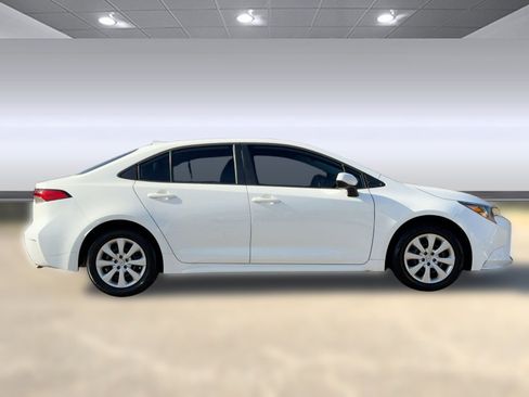 Used 2022 Toyota Corolla LE image 7