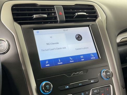 Used 2019 Ford Fusion SEL image 22