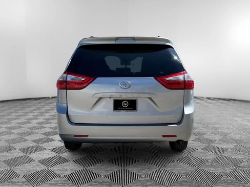 Used 2015 Toyota Sienna LE FWD image 7