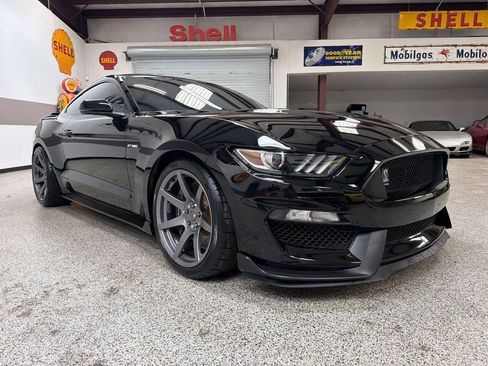 Used 2017 Ford Mustang Shelby GT350 w/ Electronics Package RWD image 11