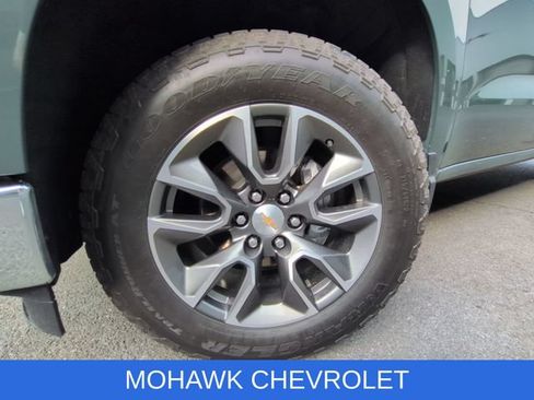 Used 2025 Chevrolet Silverado 1500 LT AWD/4WD image 33