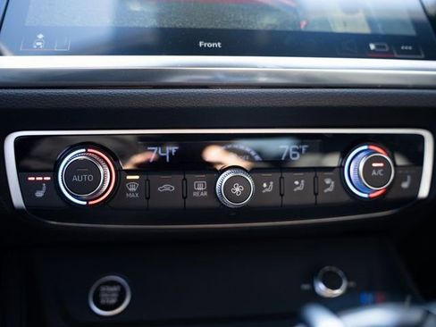 Certified 2025 Audi Q3 2.0T Premium Plus w/ Premium Plus Package image 25