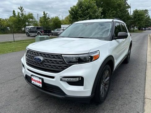Used 2021 Ford Explorer XLT w/ Equipment Group 202A AWD/4WD image 6
