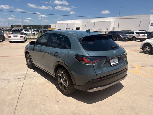 Certified 2024 Honda HR-V EX-L image 6
