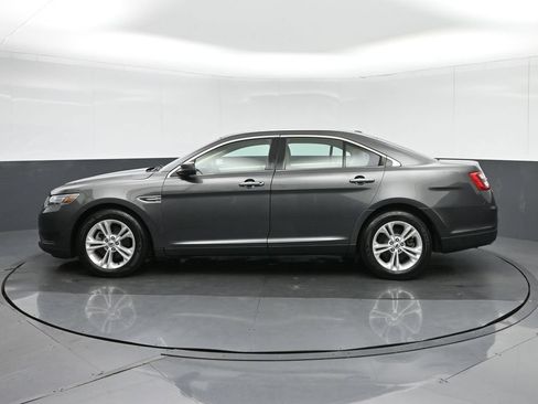 Used 2017 Ford Taurus SE FWD image 4