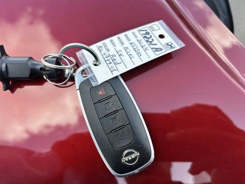 Certified 2024 Nissan Kicks SV image 18