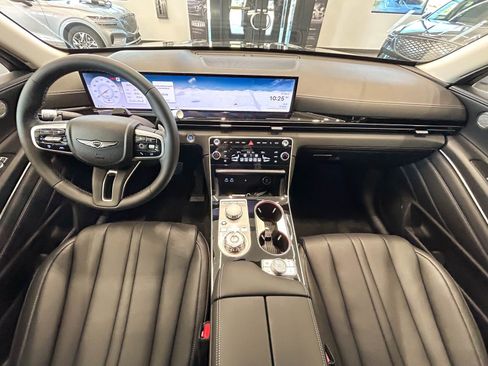 Used 2025 Genesis GV80 2.5T image 13