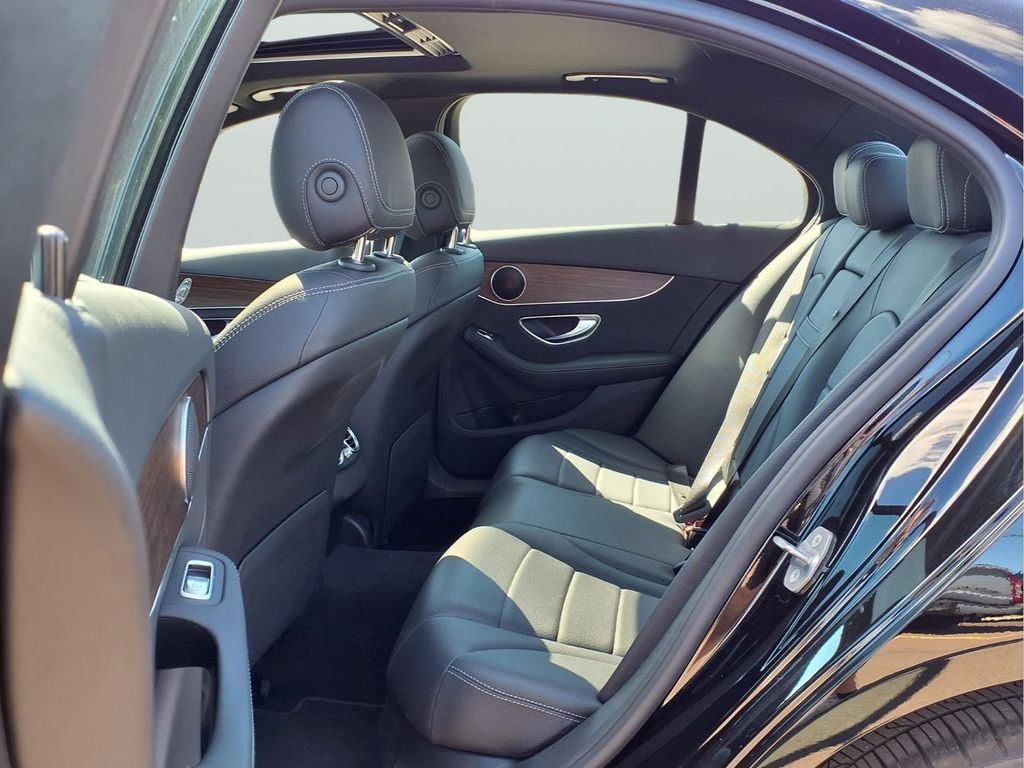 Used 2019 Mercedes-Benz C 300 4MATIC Sedan image 9
