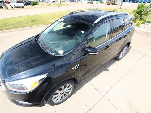 Used 2018 Ford Escape Titanium AWD/4WD image 19