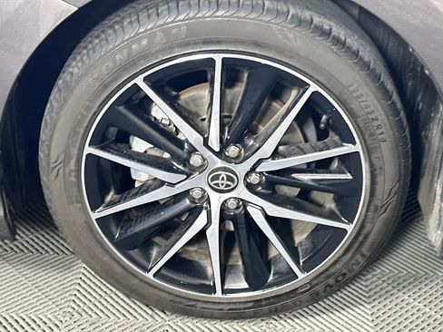 Used 2023 Toyota Camry SE image 9