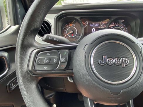 Used 2025 Jeep Wrangler Unlimited Sport AWD/4WD image 33