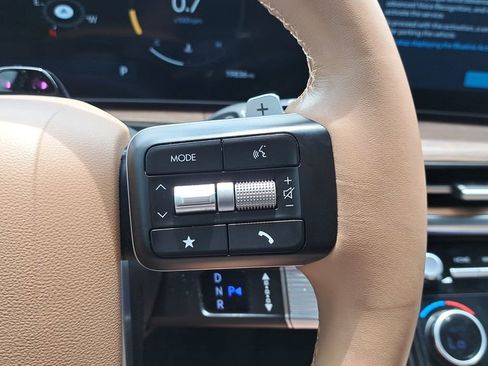 Used 2025 Hyundai Santa Fe Limited image 31