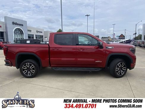 Used 2024 GMC Sierra 1500 AT4 w/ AT4 Preferred Package AWD/4WD image 10