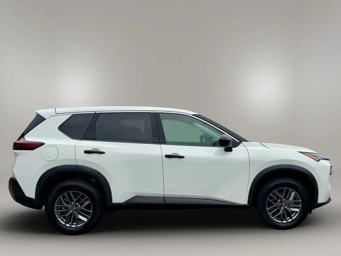 Used 2022 Nissan Rogue S AWD/4WD image 6