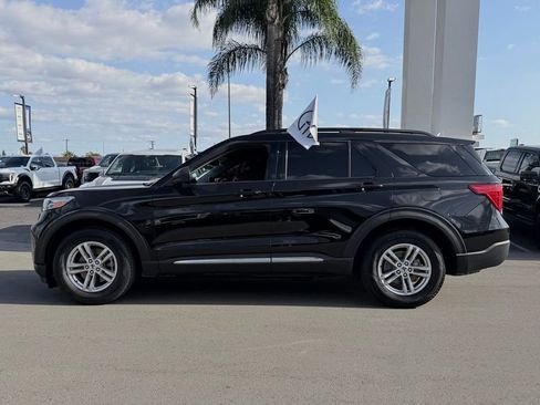 Certified 2022 Ford Explorer XLT RWD image 5