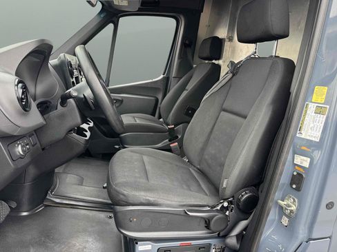 Used 2019 Mercedes-Benz Sprinter 144 image 10