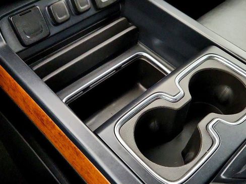 Used 2017 Chevrolet Silverado 1500 High Country image 20