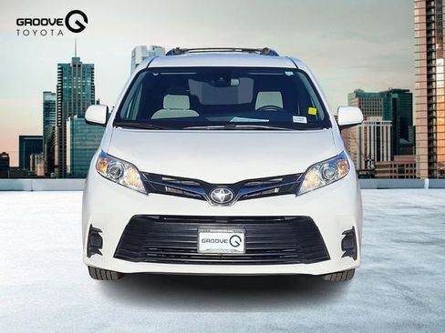 Used 2019 Toyota Sienna LE image 9