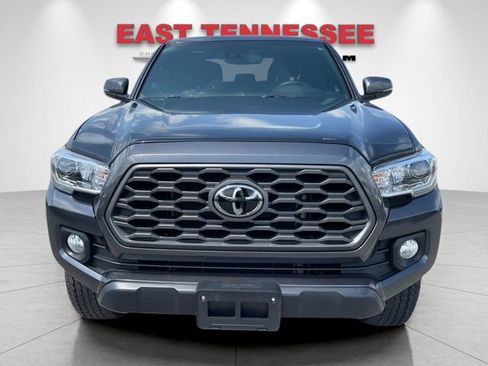 Used 2022 Toyota Tacoma TRD Off-Road AWD/4WD image 9